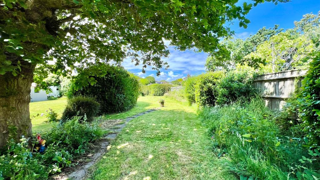 Property photo 2 of 11