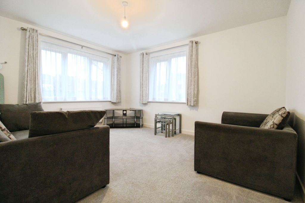 Property photo 3 of 14 Living Room