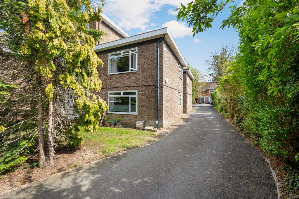 Property photo 1 of 11 Picture No. 02