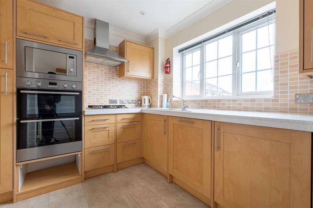 Property photo 3 of 21 4Chestertonway-15.Jpg