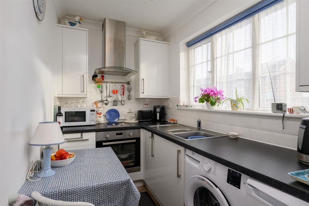 Property photo 3 of 15 Kitchen