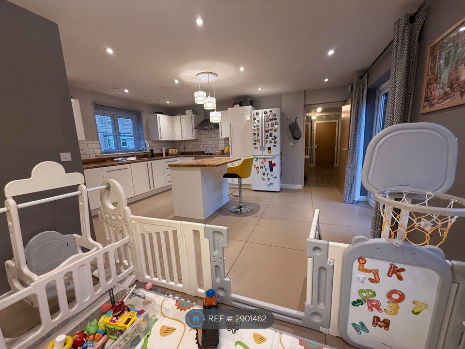 Property photo 3 of 32