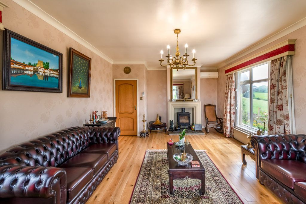 Property photo 3 of 25