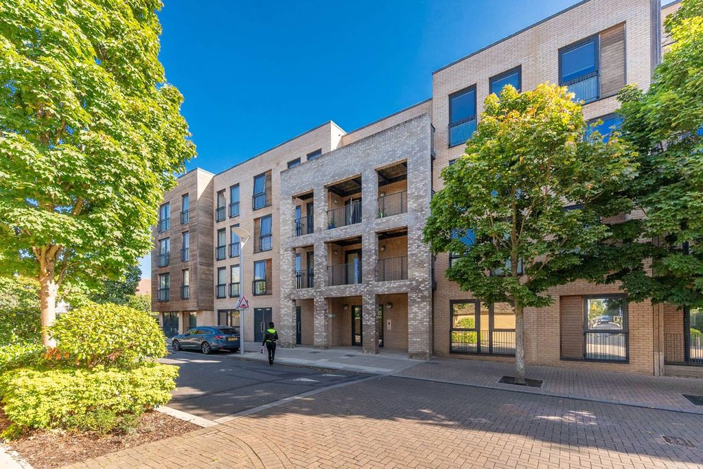 Property photo 3 of 11