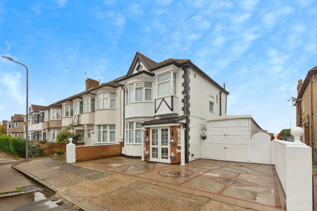 Property photo 1 of 20 842A8205