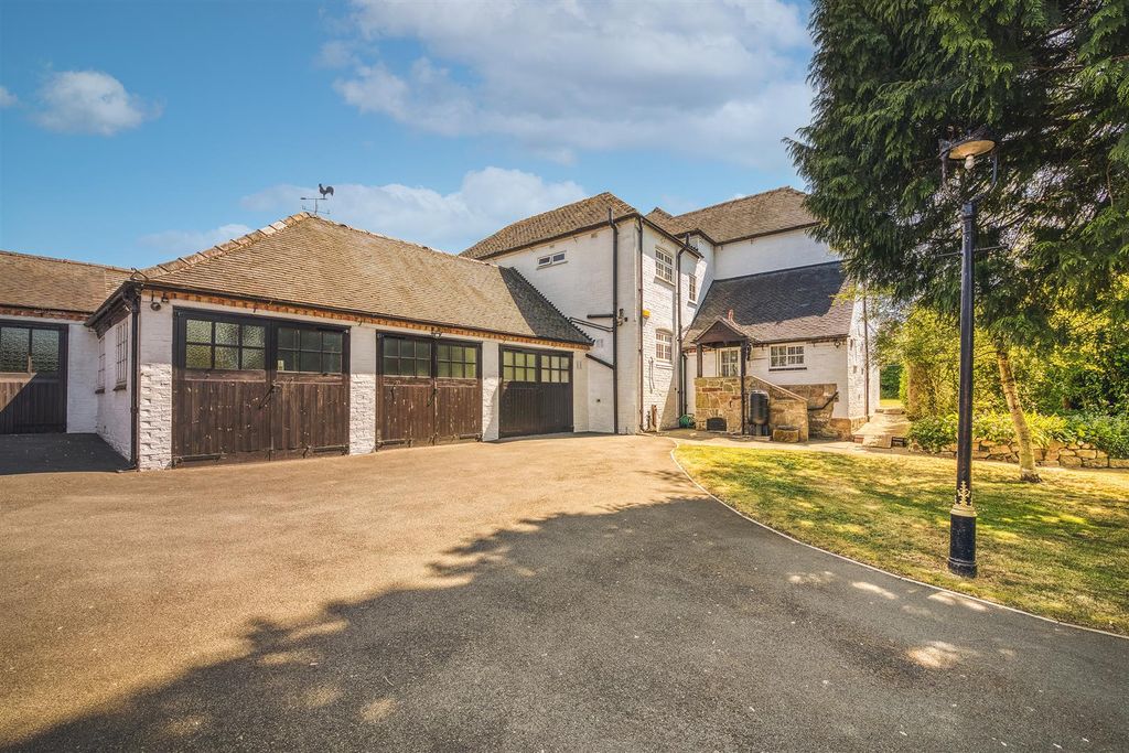 Property photo 3 of 46