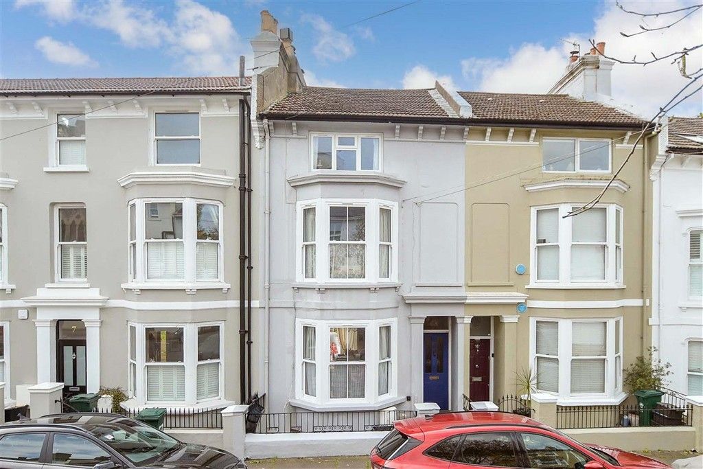 Property photo 1 of 15 Front. (Web)