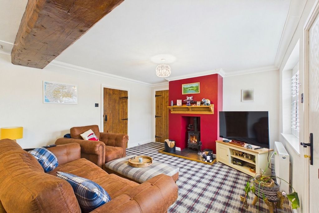Property photo 3 of 32
