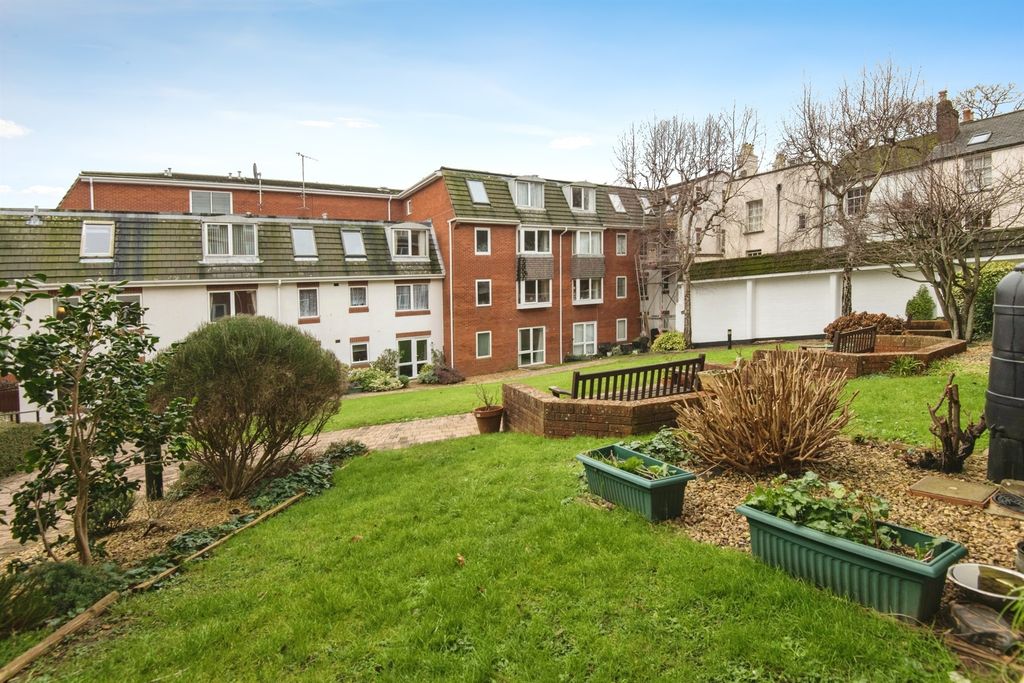 Property photo 3 of 17