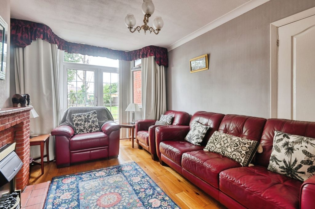 Property photo 2 of 15 Pbox-Img.Jpg