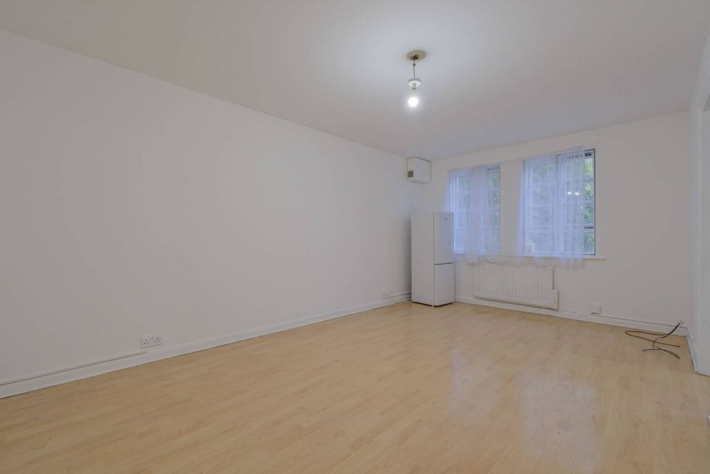 Property photo 2 of 4