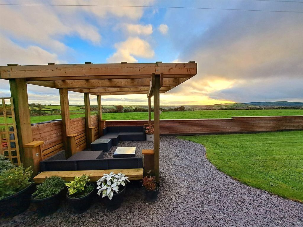 Property photo 2 of 27 Picture No. 43