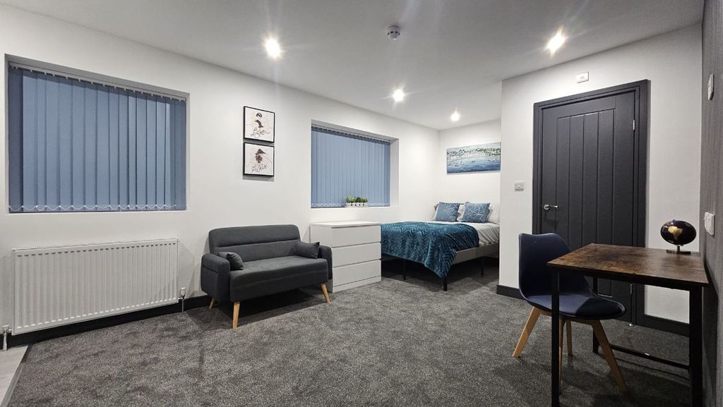 Property photo 2 of 23