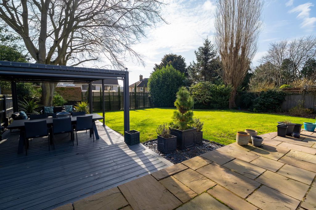 Property photo 2 of 24