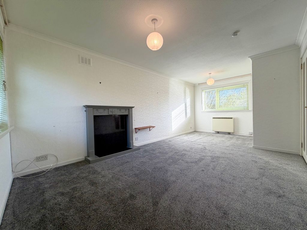 Property photo 2 of 7 Living Room