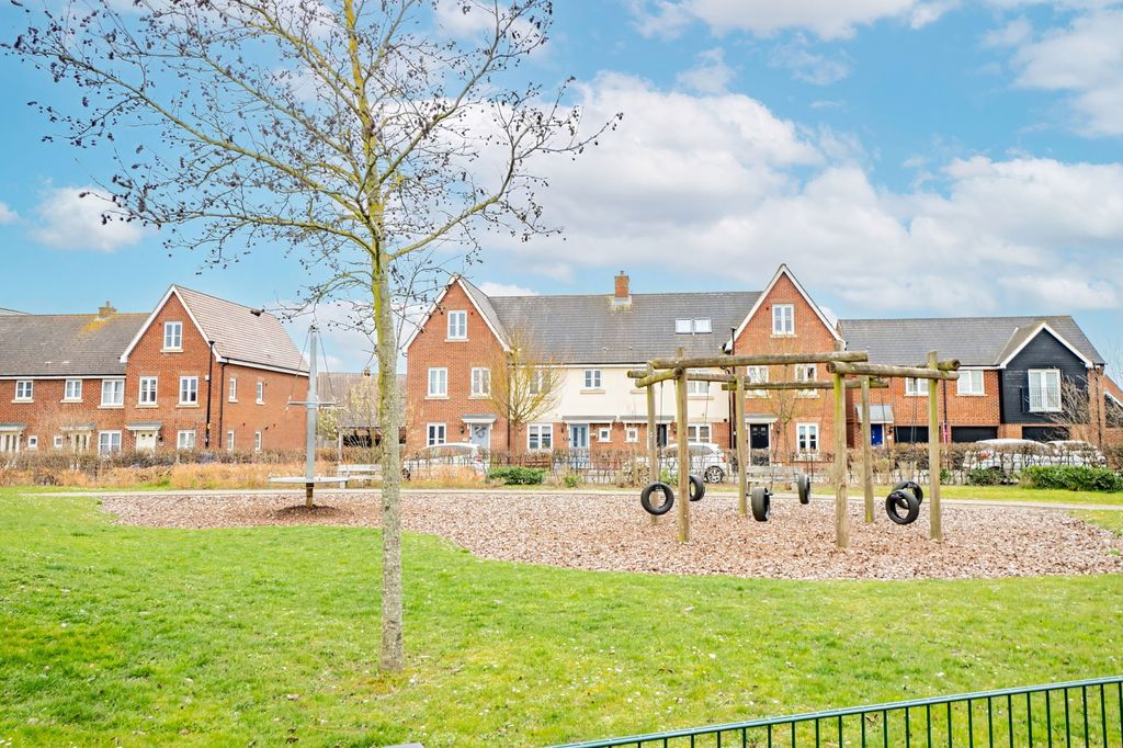 Property photo 2 of 20