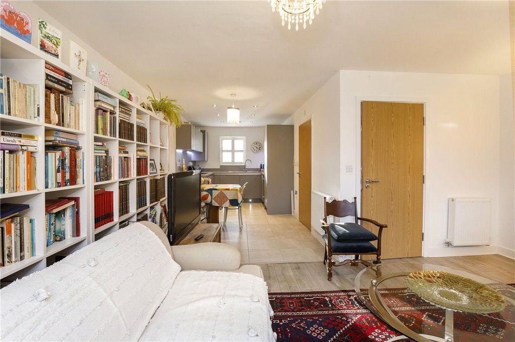 Property photo 2 of 11 Picture No. 14