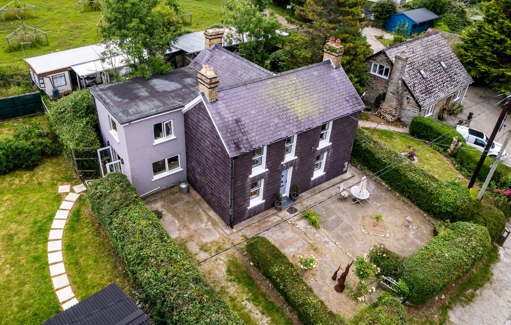 Property photo 2 of 70
