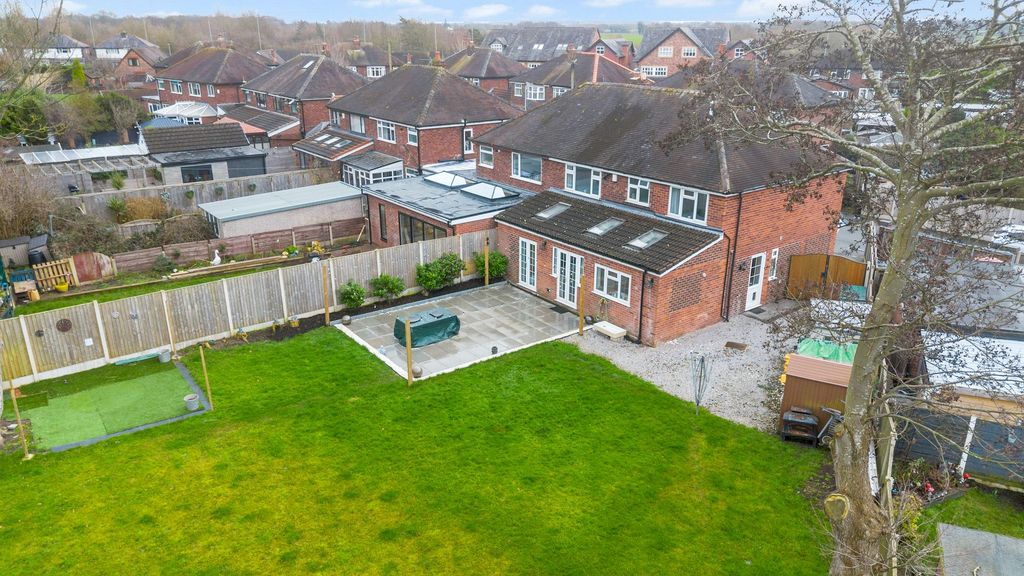 Property photo 2 of 27