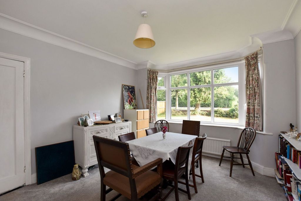 Property photo 3 of 27