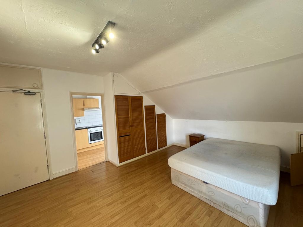 Property photo 1 of 3