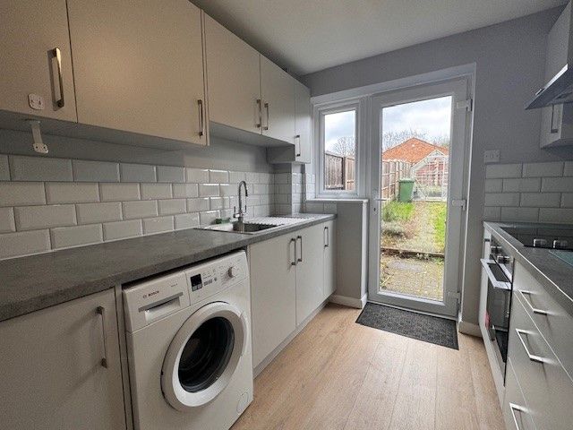 Property photo 1 of 10 Kitchen