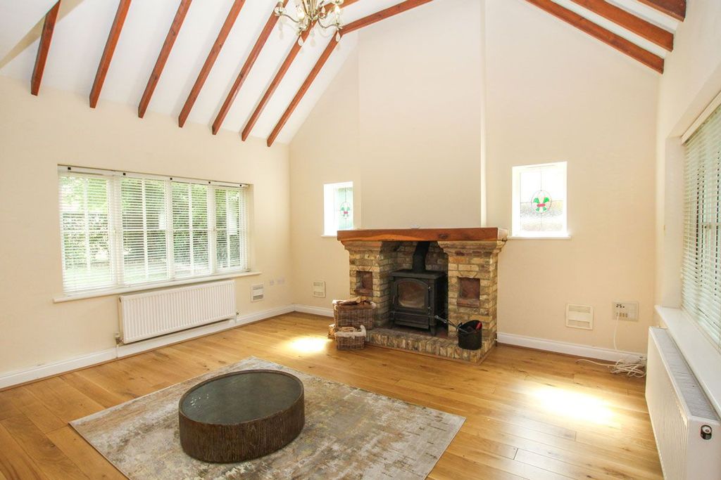 Property photo 2 of 36