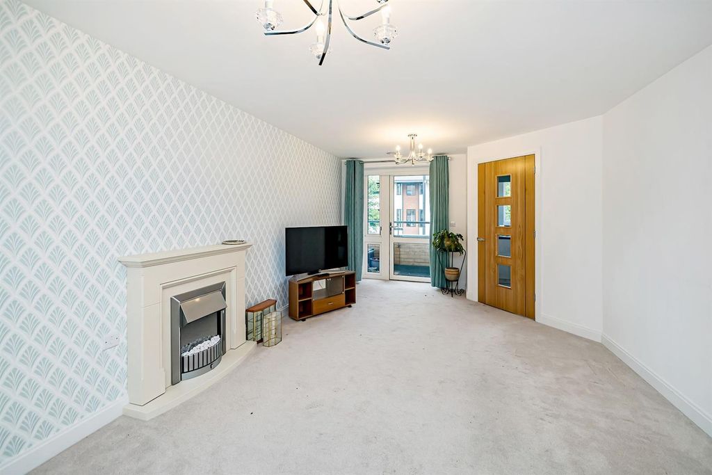 Property photo 1 of 11 09-F8Bbjh- 18 Elgar Place-15 (1)-Medium.Jpg