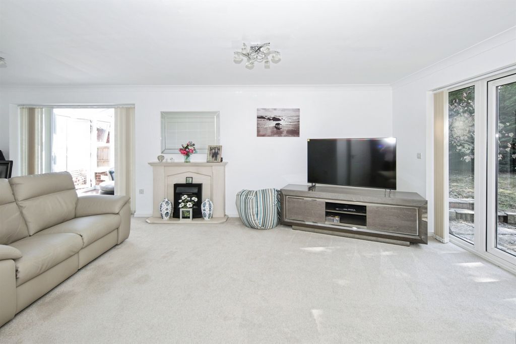 Property photo 3 of 24
