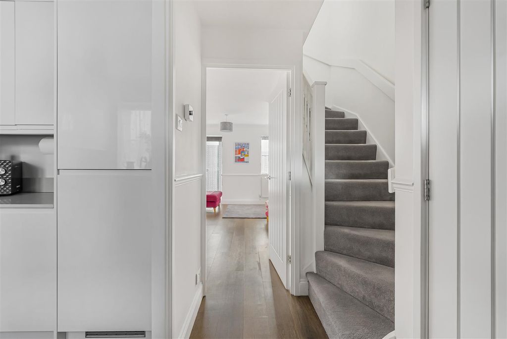 Property photo 2 of 19 10_70205.Jpg