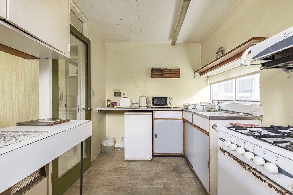 Property photo 3 of 4