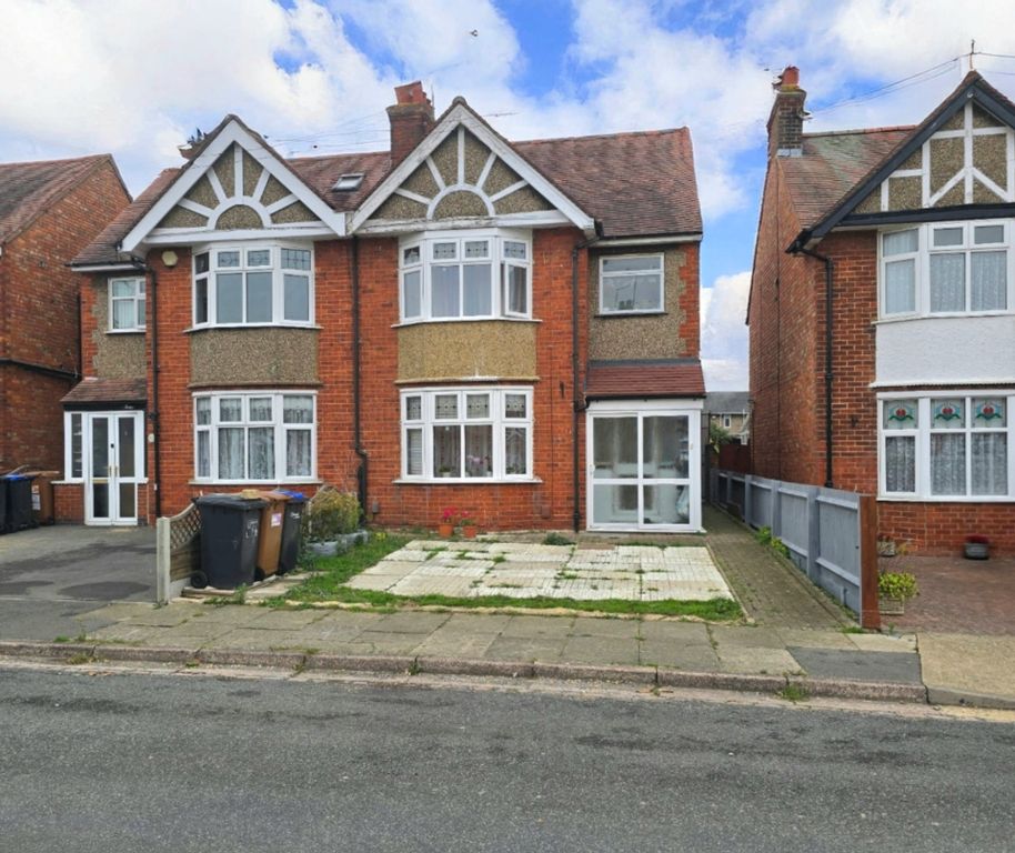 Property photo 1 of 12 Photo 6