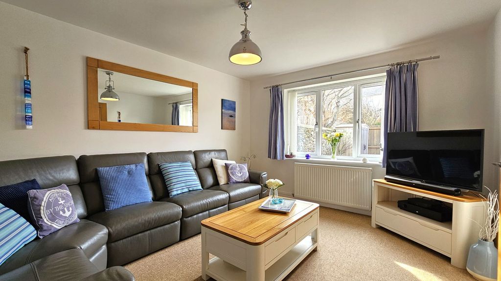 Property photo 3 of 35