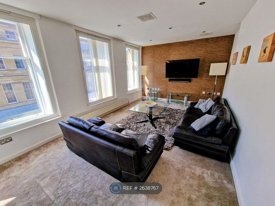Property photo 2 of 13 Lounge