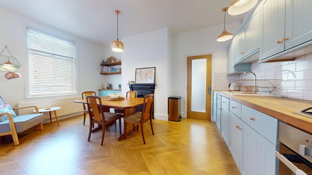 Property photo 2 of 20 4625812