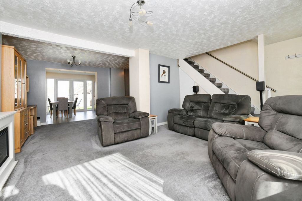 Property photo 3 of 20 Pbox-Img.Jpg
