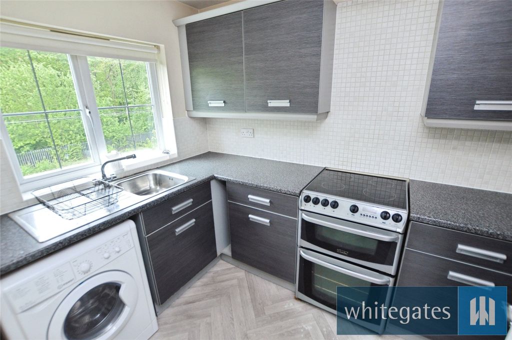 Property photo 2 of 9 Picture No. 11