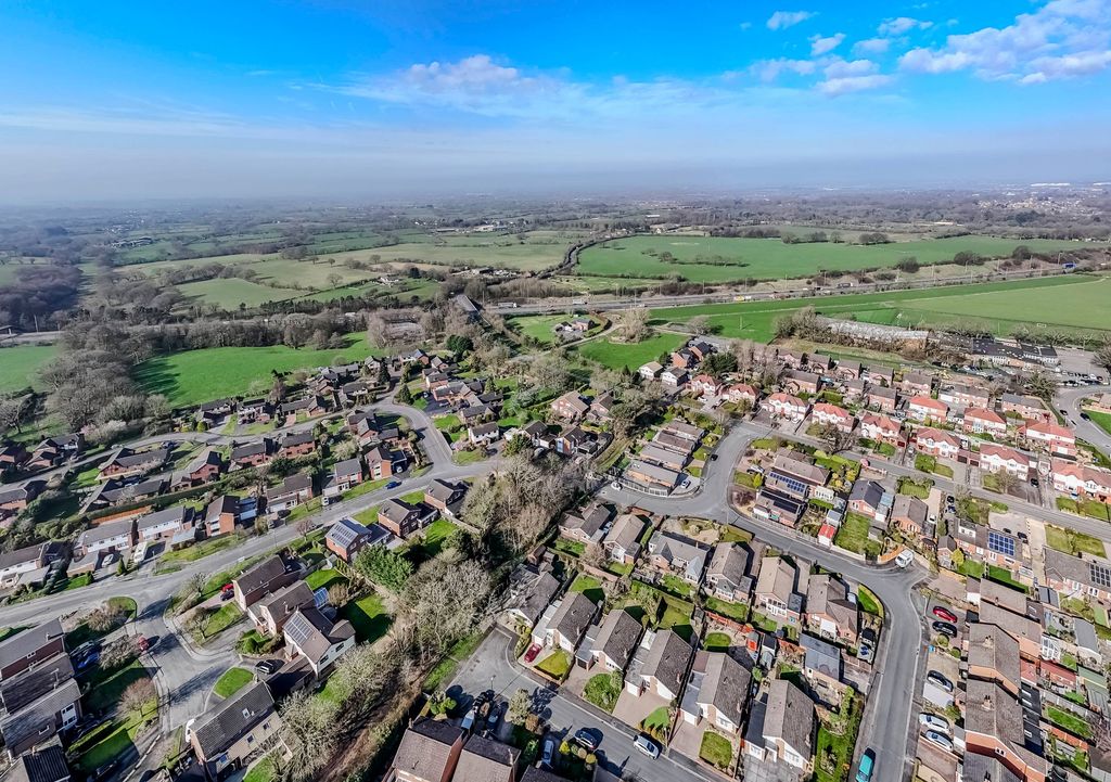 Property photo 2 of 30