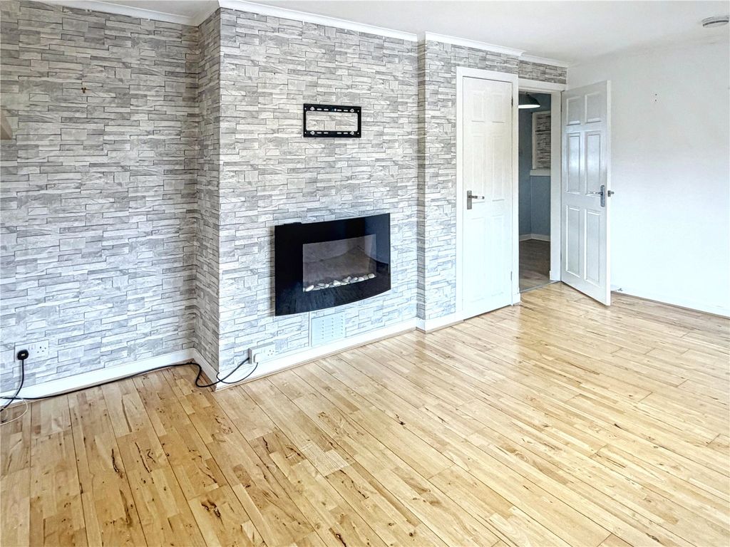 Property photo 2 of 12 Picture No. 05