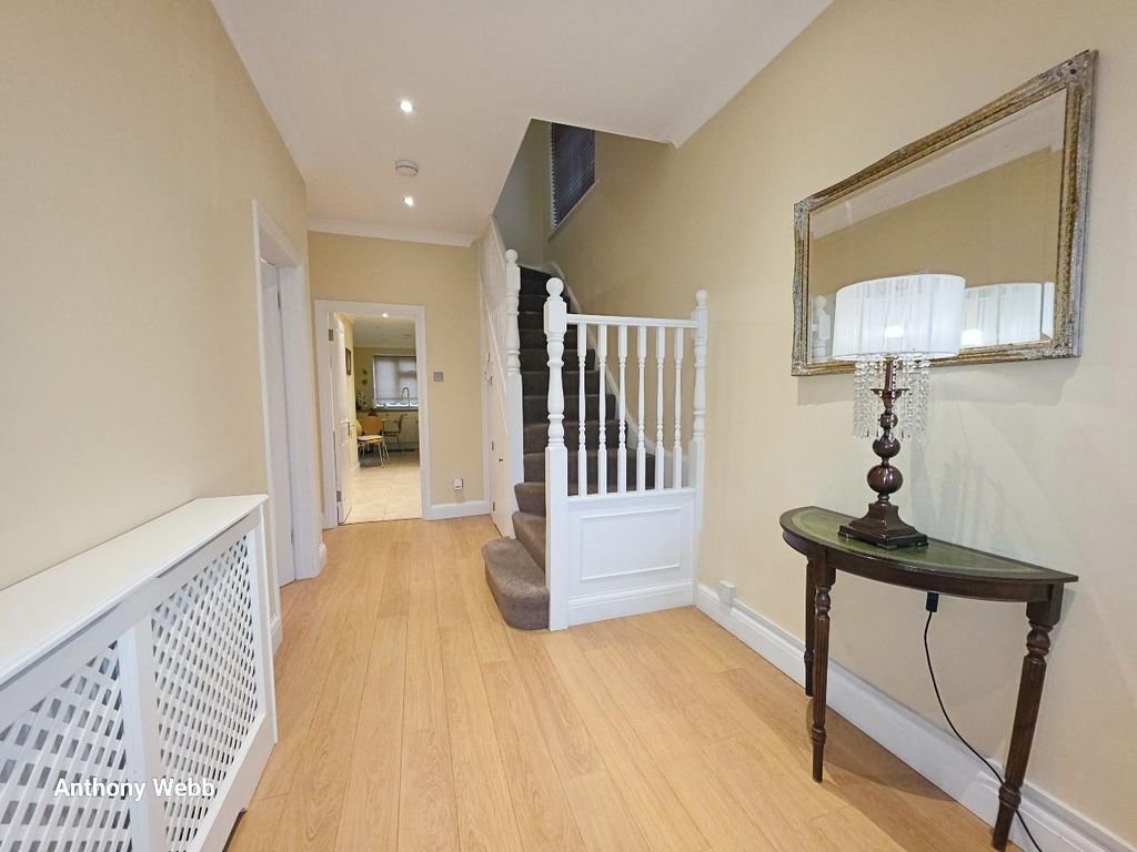 Property photo 3 of 20 Hallway