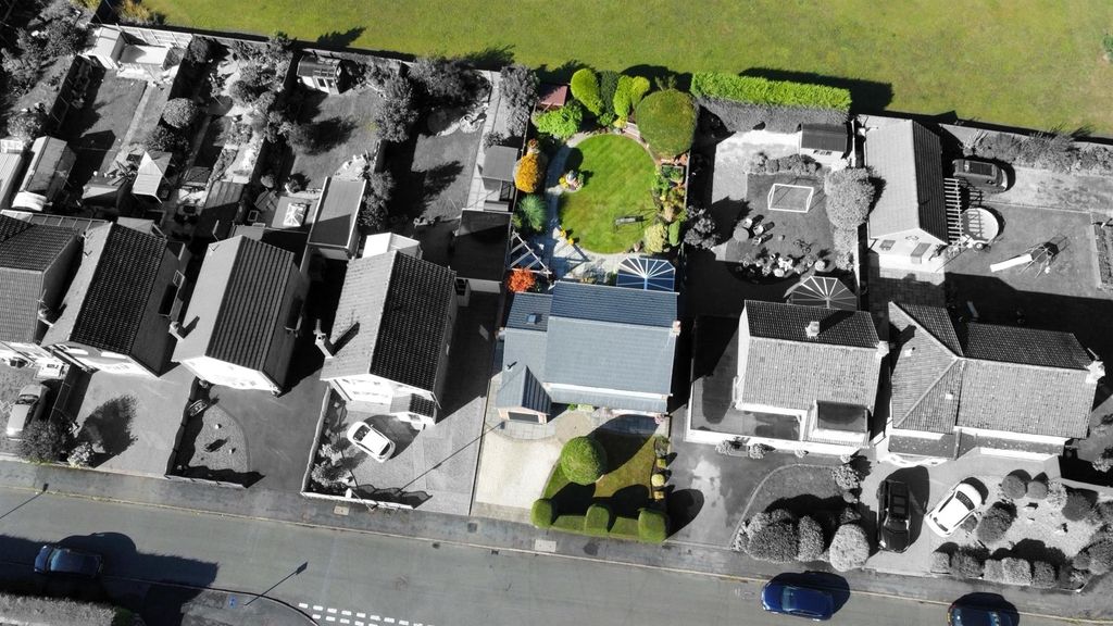 Property photo 2 of 35 Outside