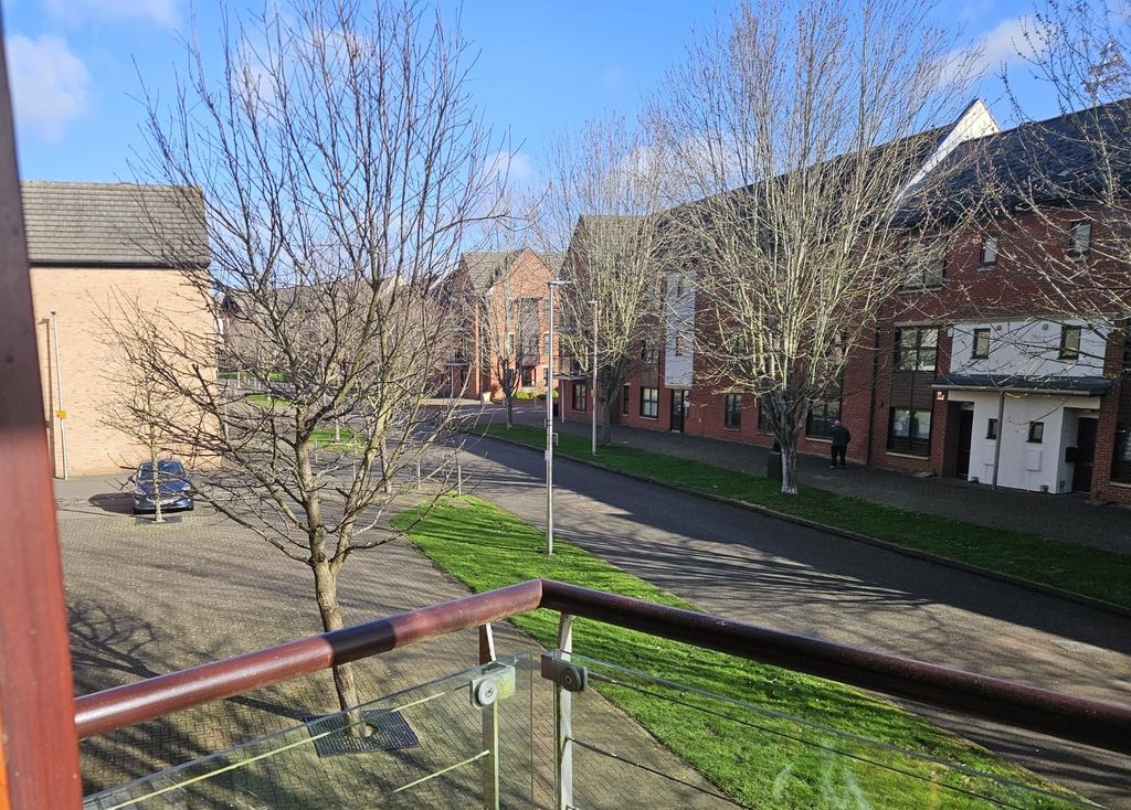 Property photo 2 of 10 Near Side