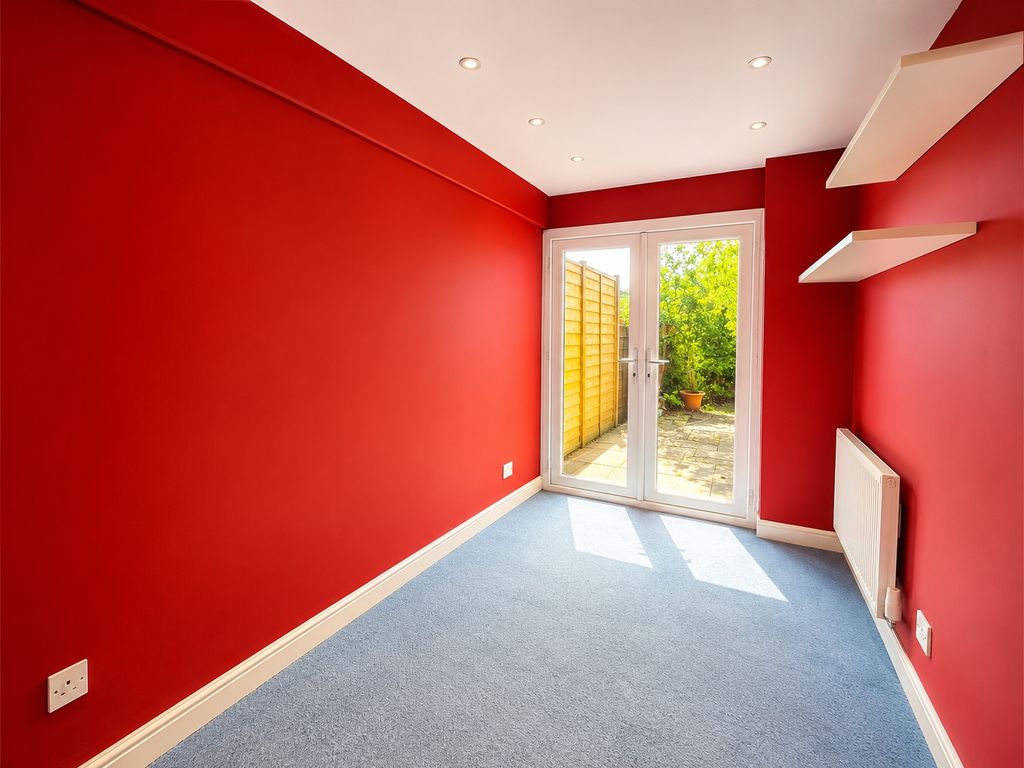 Property photo 3 of 19 Picture No. 16
