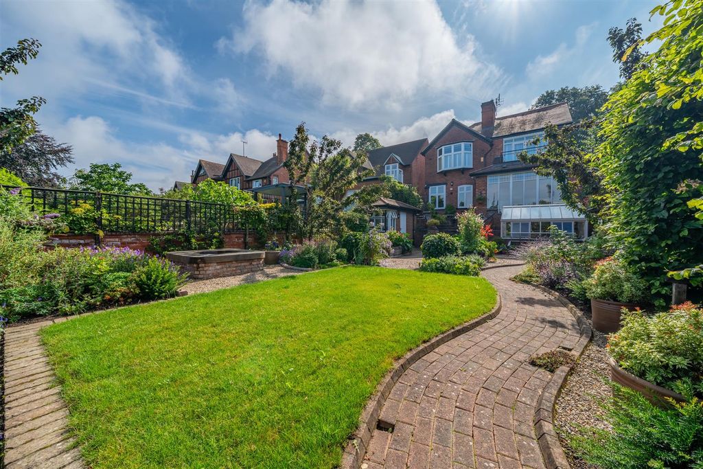 Property photo 2 of 29