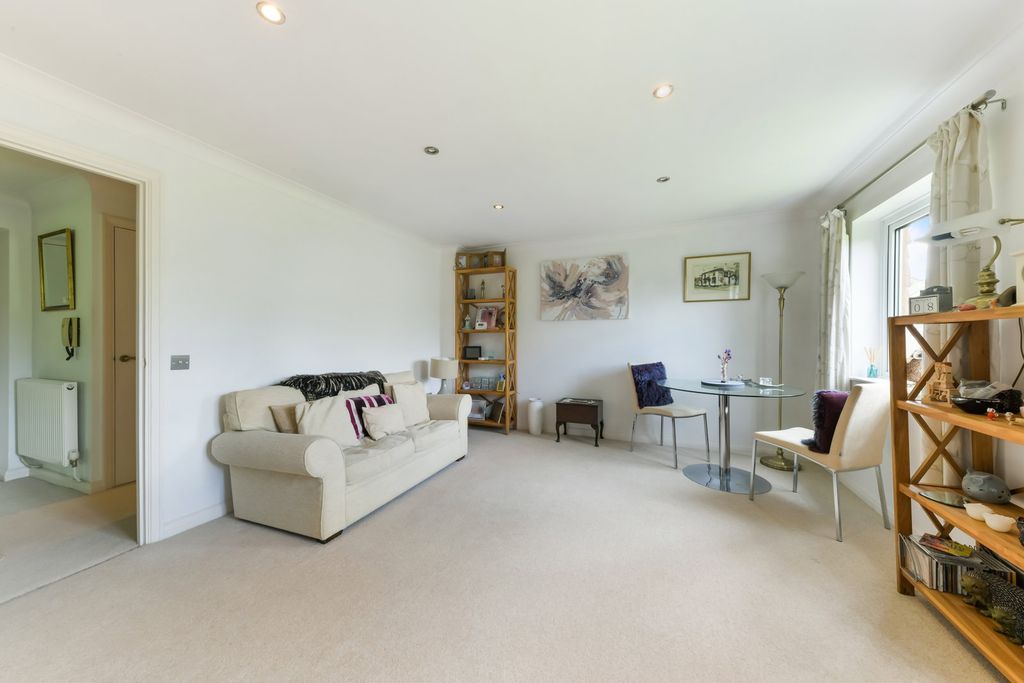 Additional image 3 of 2 bed flat for saleGodstone Road, Lingfield RH7