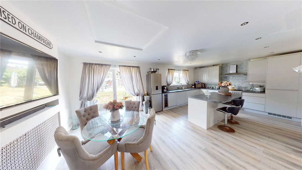 Property photo 2 of 9 Picture No. 06