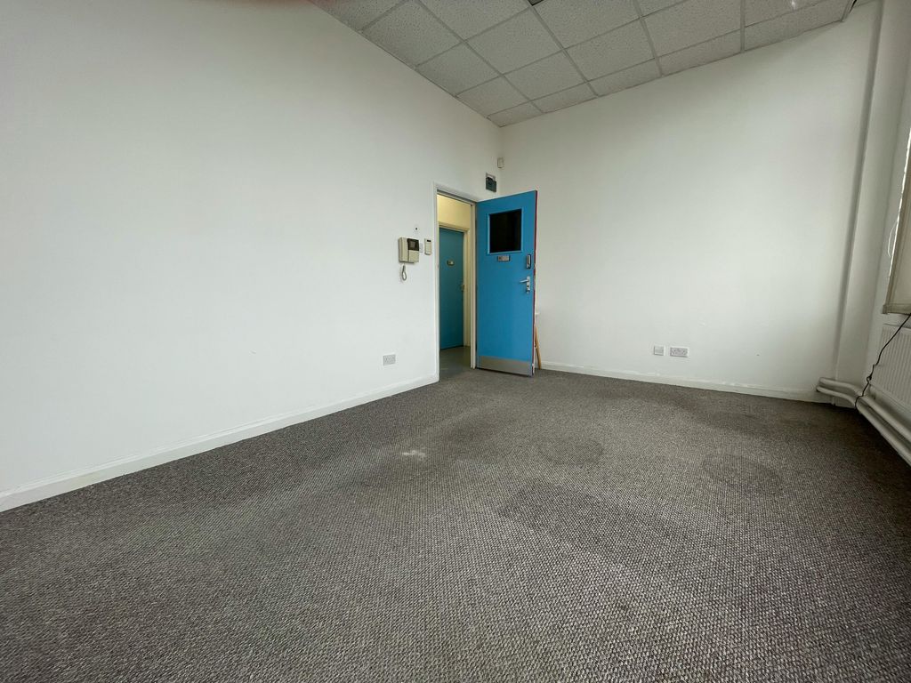 Property photo 3 of 16 Celia Fiennes New (20).Jpg