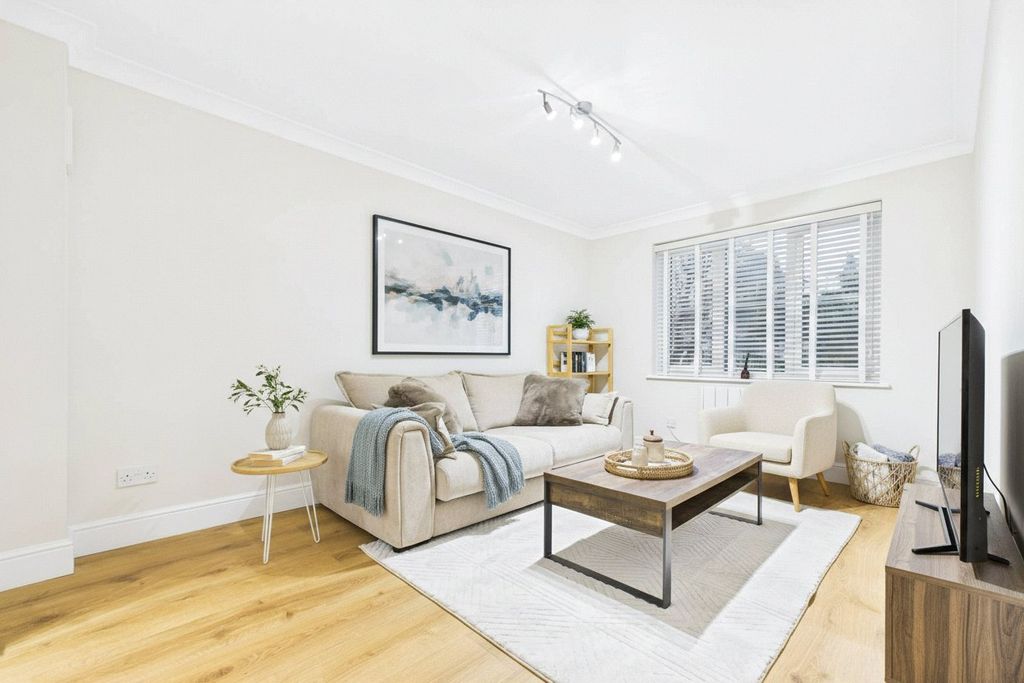 Property photo 3 of 6 Picture No. 04