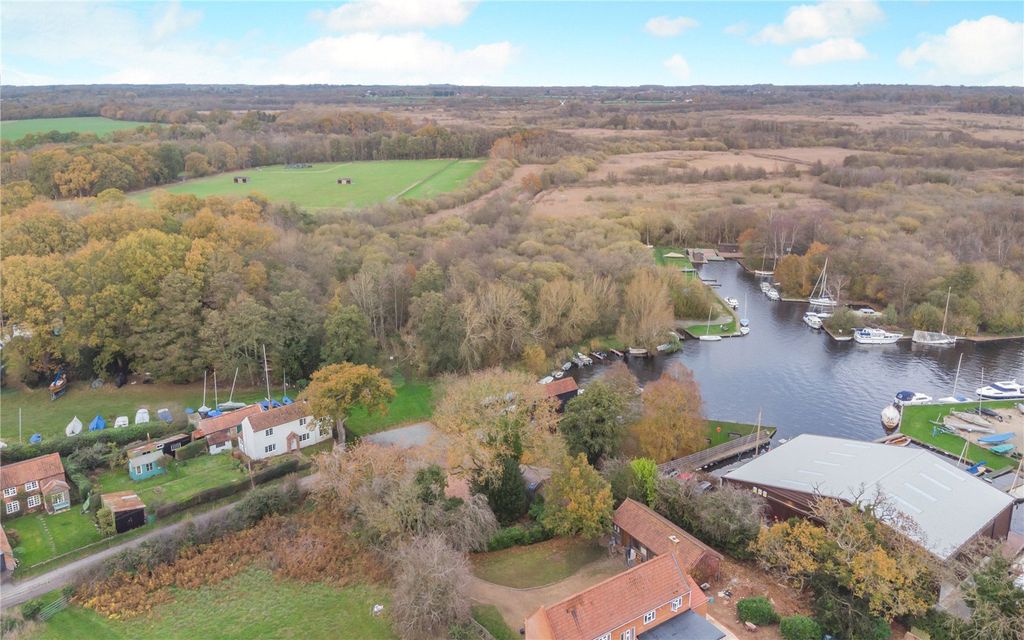 Property photo 3 of 16 Surrounding Area