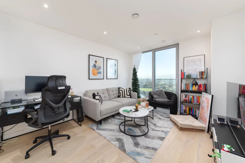 Property photo 2 of 9